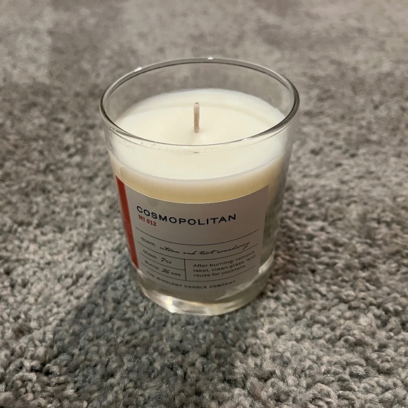 Wixology Candle Company - Cosmopolitan Candle (7 oz) - Picture 3 of 6